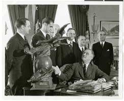 Howard Hughes, Franklin D. Roosevelt, and several politicians, Washington D.C., 1937