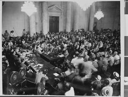 Photograph of Howard Hughes at hearing, Washington, August 06, 1947