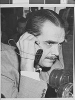 Photograph of Howard Hughes at hearing, Washington, August 06, 1947