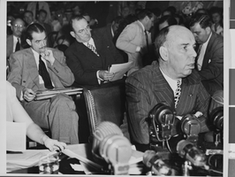 Photograph of Howard Hughes at hearing, Washington, August 06, 1947