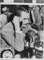 Photograph of Howard Hughes at hearing, Washington, August 07, 1947