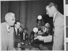 Photograph of Howard Hughes at hearing, Washington, August 06, 1947