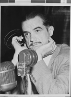 Photograph of Howard Hughes at hearing, Washington, August 09, 1947
