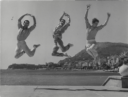 Photograph of Vassili Sulich, Iván Dragadze and Milko Šparemblek near the beach in Monte Carlo, 1958