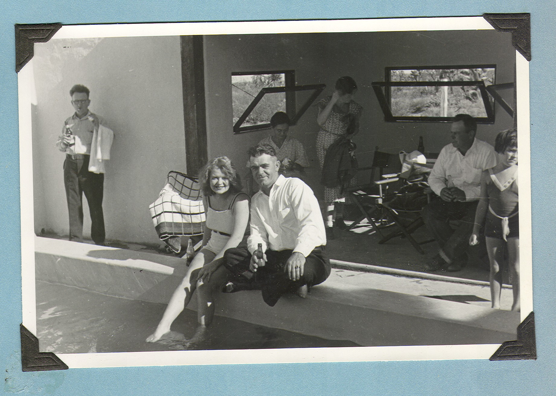Clara Bow Bell with unidentified friends poolside at Walking Box Ranch, Nevada: photographic print