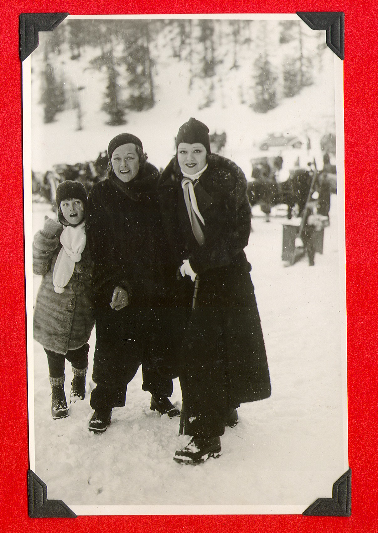 Clara Bow Bell with an unidentified woman and child during her honeymoon in Europe: photographic print