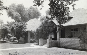 Photograph of houses in early Las Vegas, circa 1906 to 1910