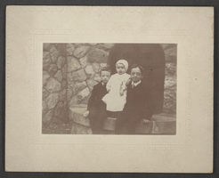 Photograph of young Harold Stocker with siblings, Reading, Pennsylvania, July 28, 1903
