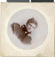 Photograph of Ida Mae Conklin Hubbard, circa late 1800s to early 1900s