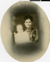 Photograph of Ida Hubbard and Maurine Wilson, circa early 1900s