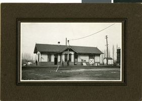 Photograph of a railroad depot in Murray, Utah, circa early 1900s
