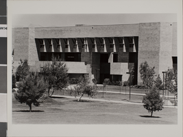 Photograph of the Life Sciences building, University of Nevada, Las Vegas, circa 1980s