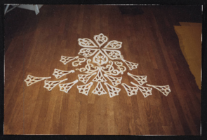 Skirt applique arrangement on 1900s dress
