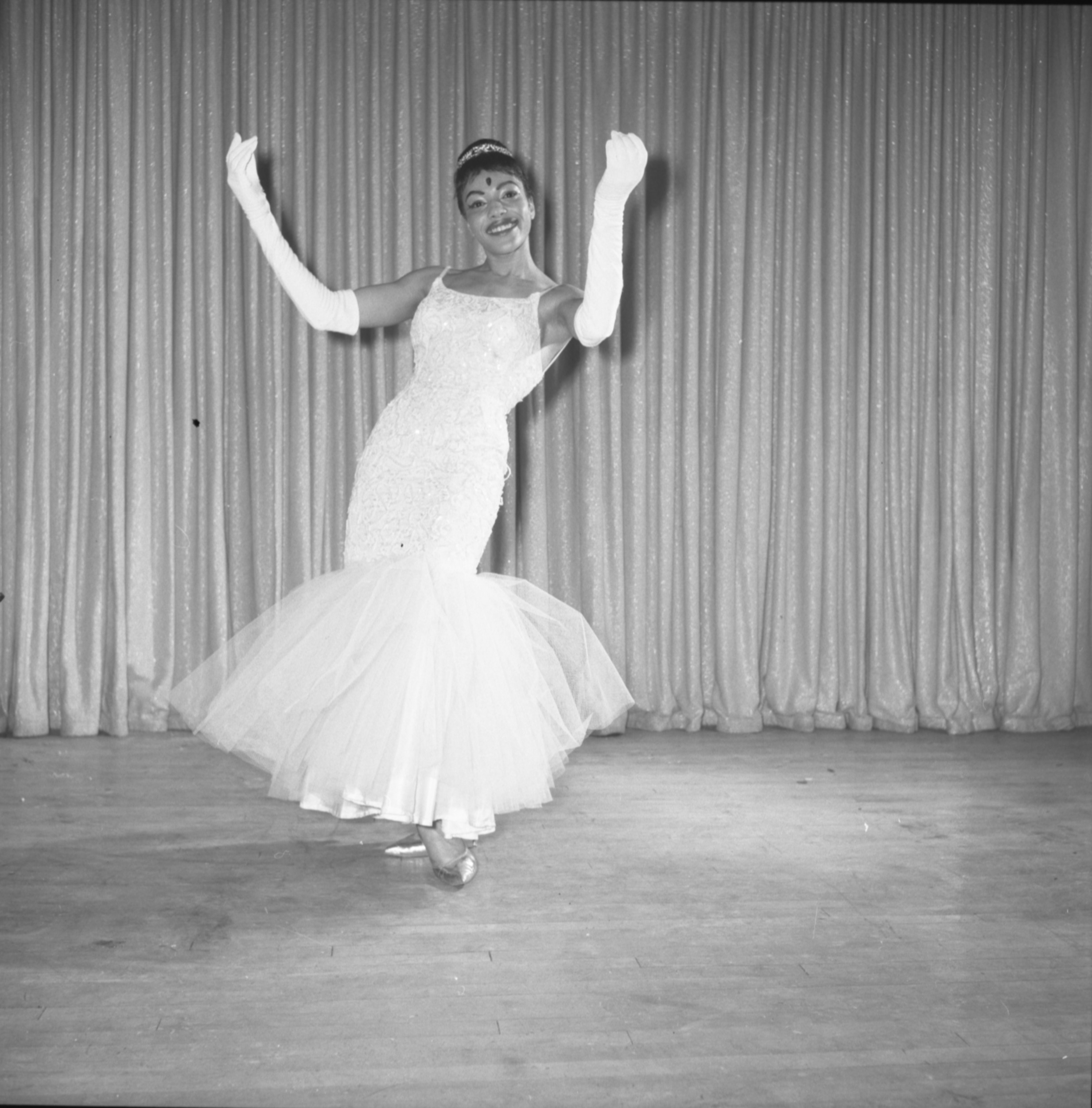 Carver House talent show, April 4, 1962, Image 03