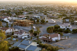 Single family housing in North Hollywood Boulevard area, North Las Vegas, Nevada: digital photograph