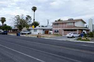 Homes on El Camino Avenue looking northwest, Las Vegas, Nevada: digital photograph