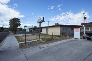 Mid-Centruy modern neighborhood homes near East Sahara Avenue at Maryland Parkway, Las Vegas, Nevada: digital photograph