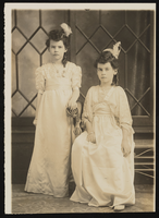 Wanda (left) and Alice (right) Henderson: photographic print