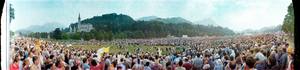Pope John Paul II at Sanctuaires Notre-Dame de Lourdes, France: panoramic photograph