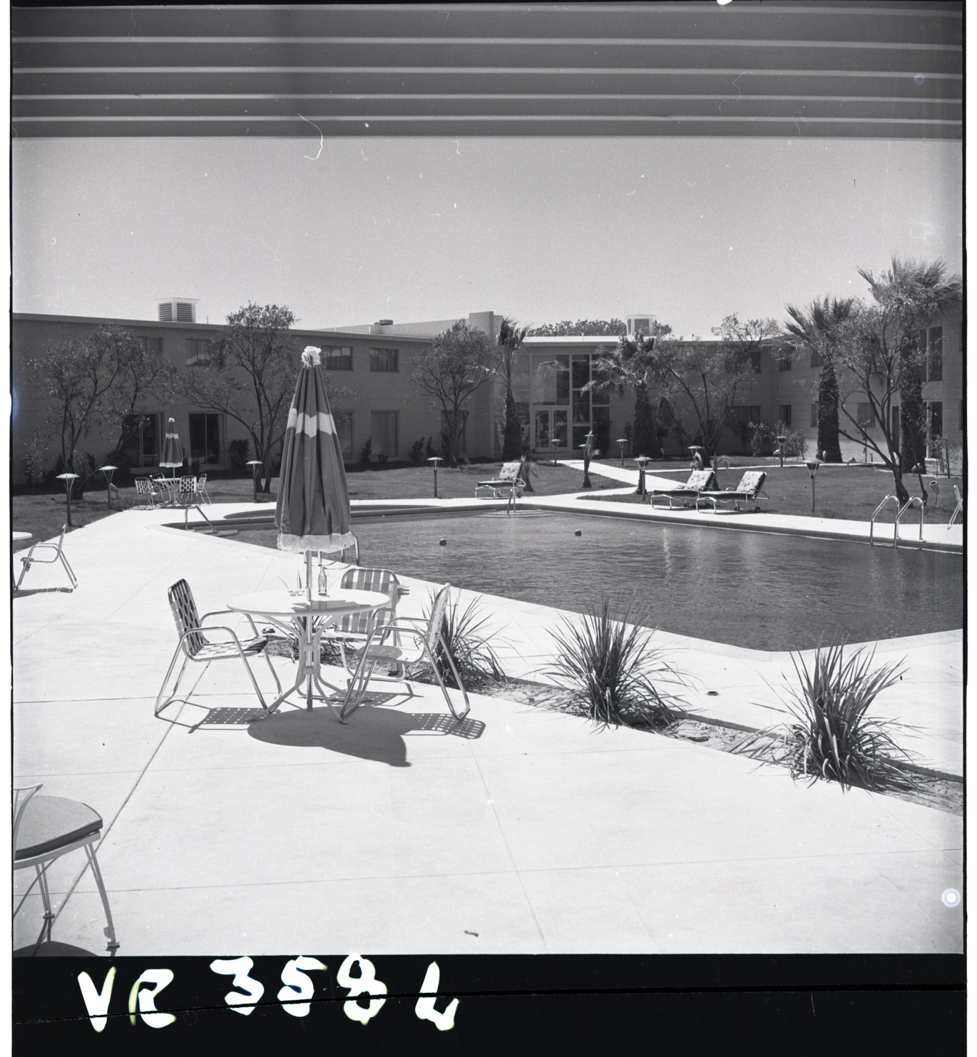 Swimming pool, Image 01