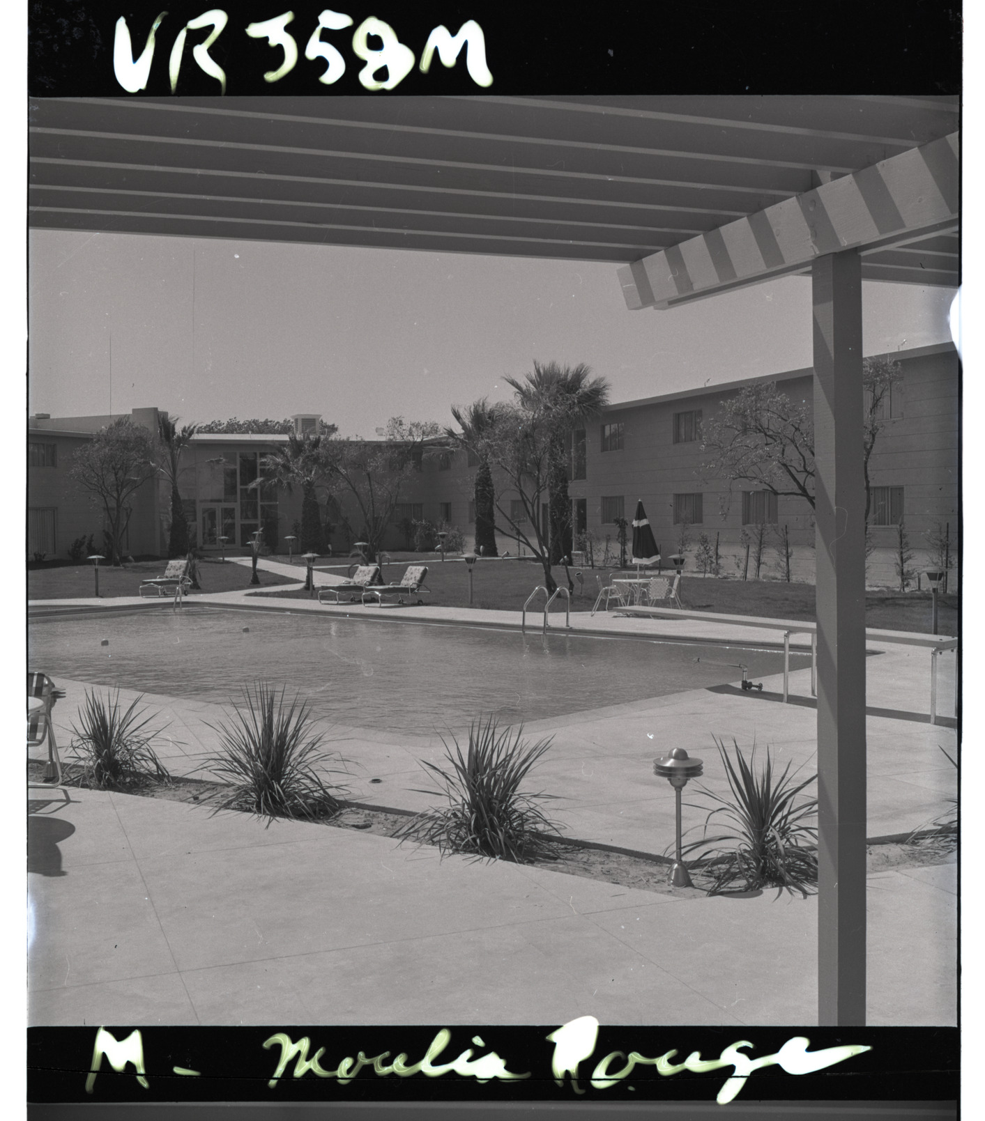 Swimming pool, Image 02