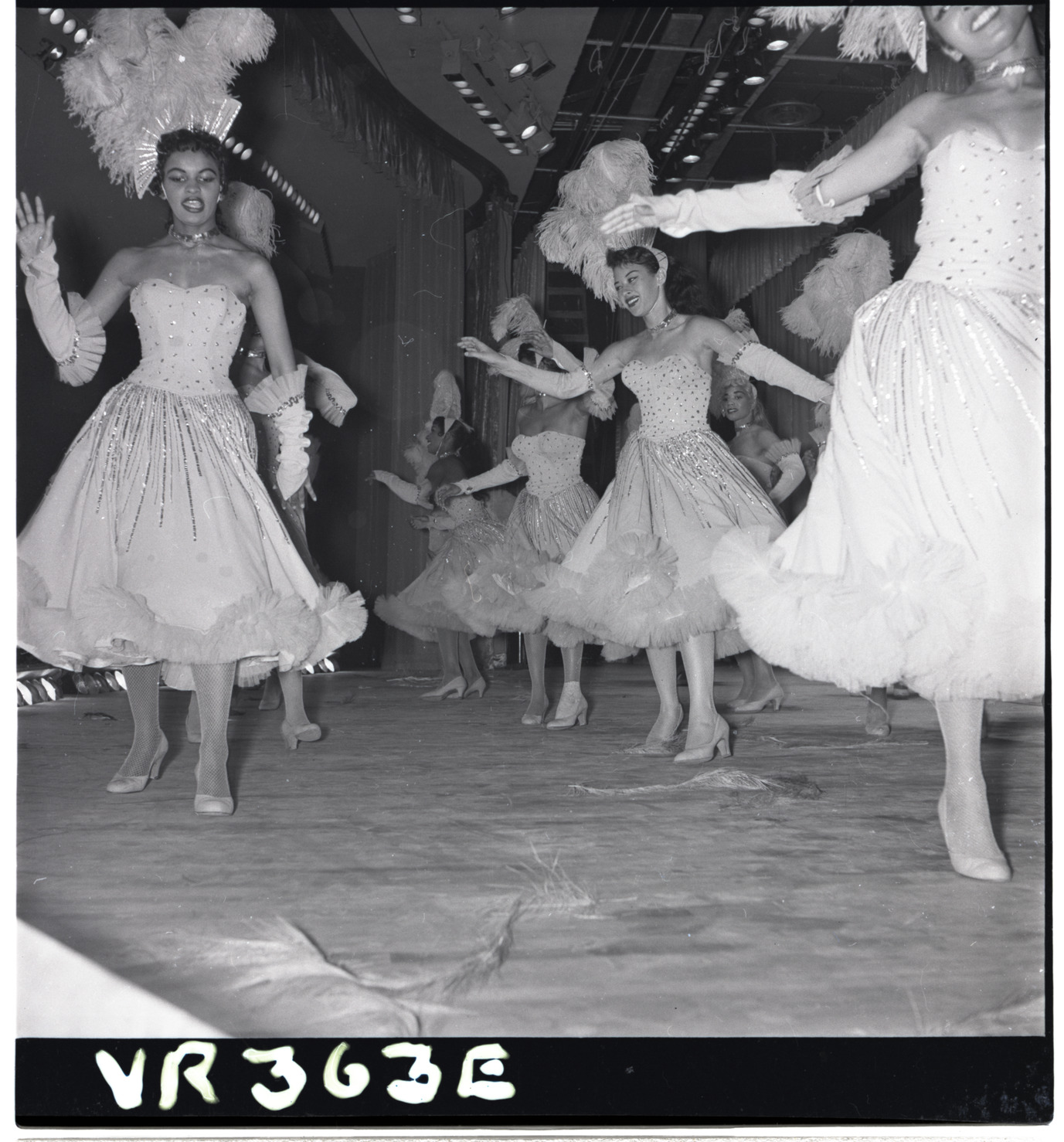 Cancan, Image 03