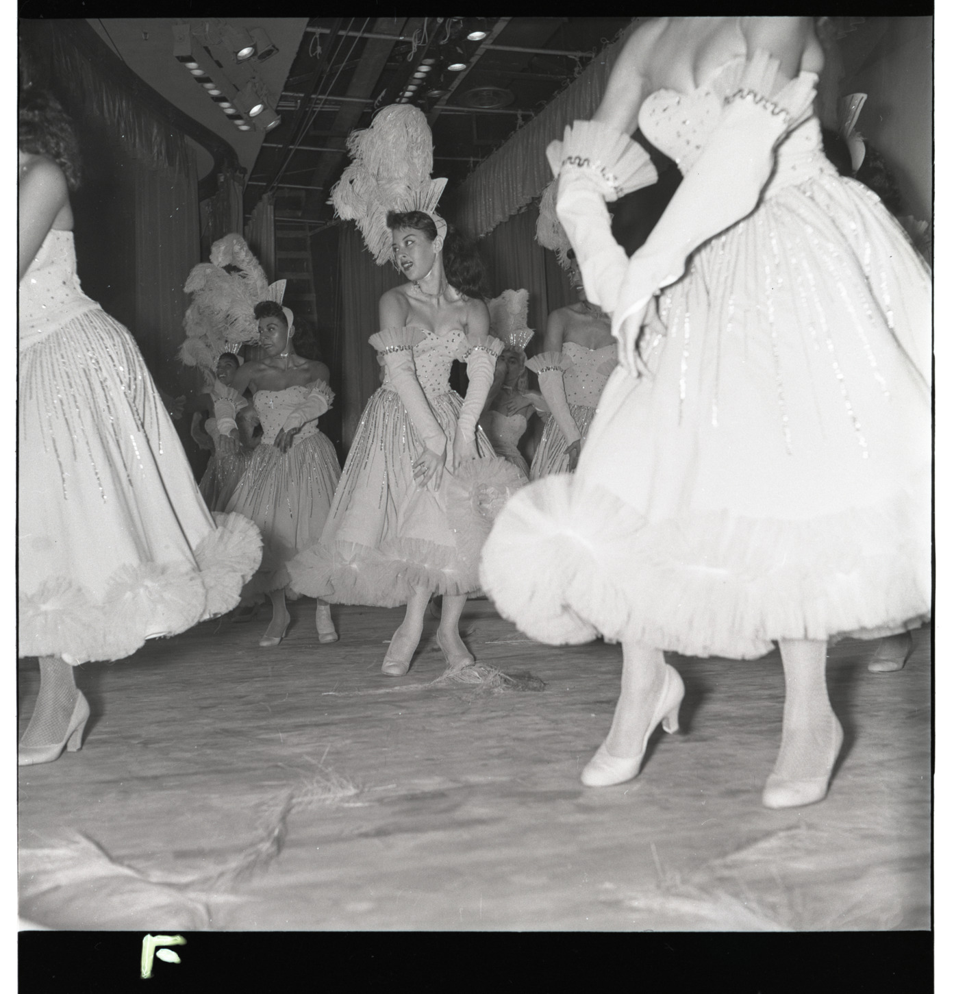 Cancan, Image 04