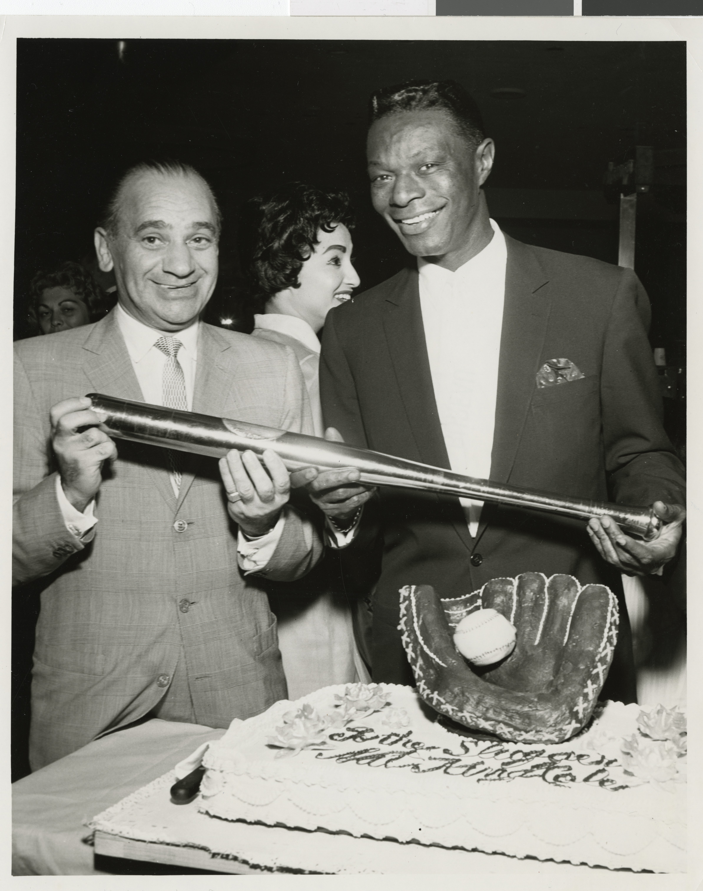 Cole and glove cake, Image 04