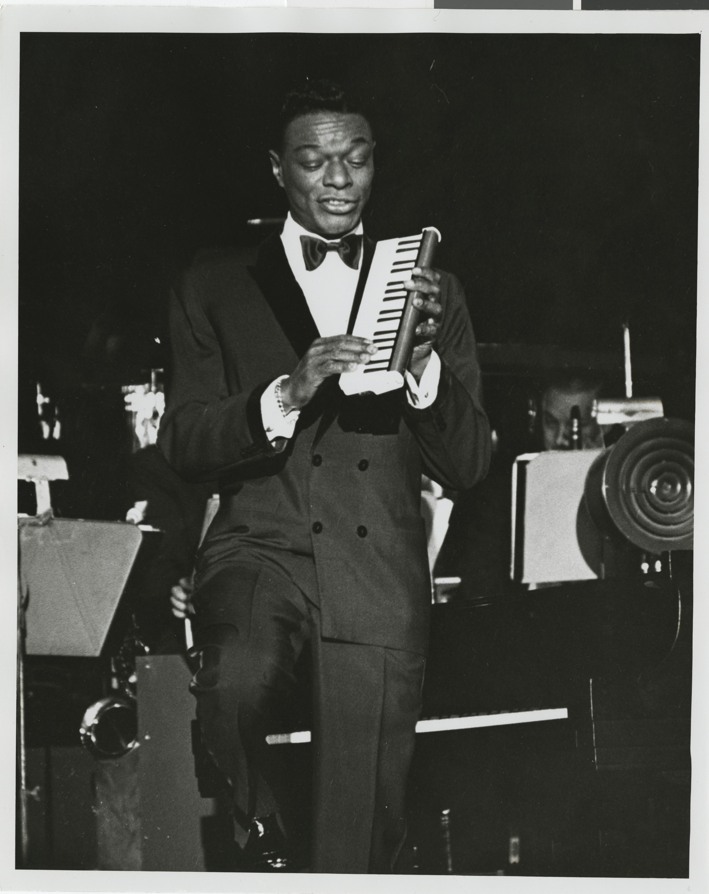 Cole on stage, Image 02