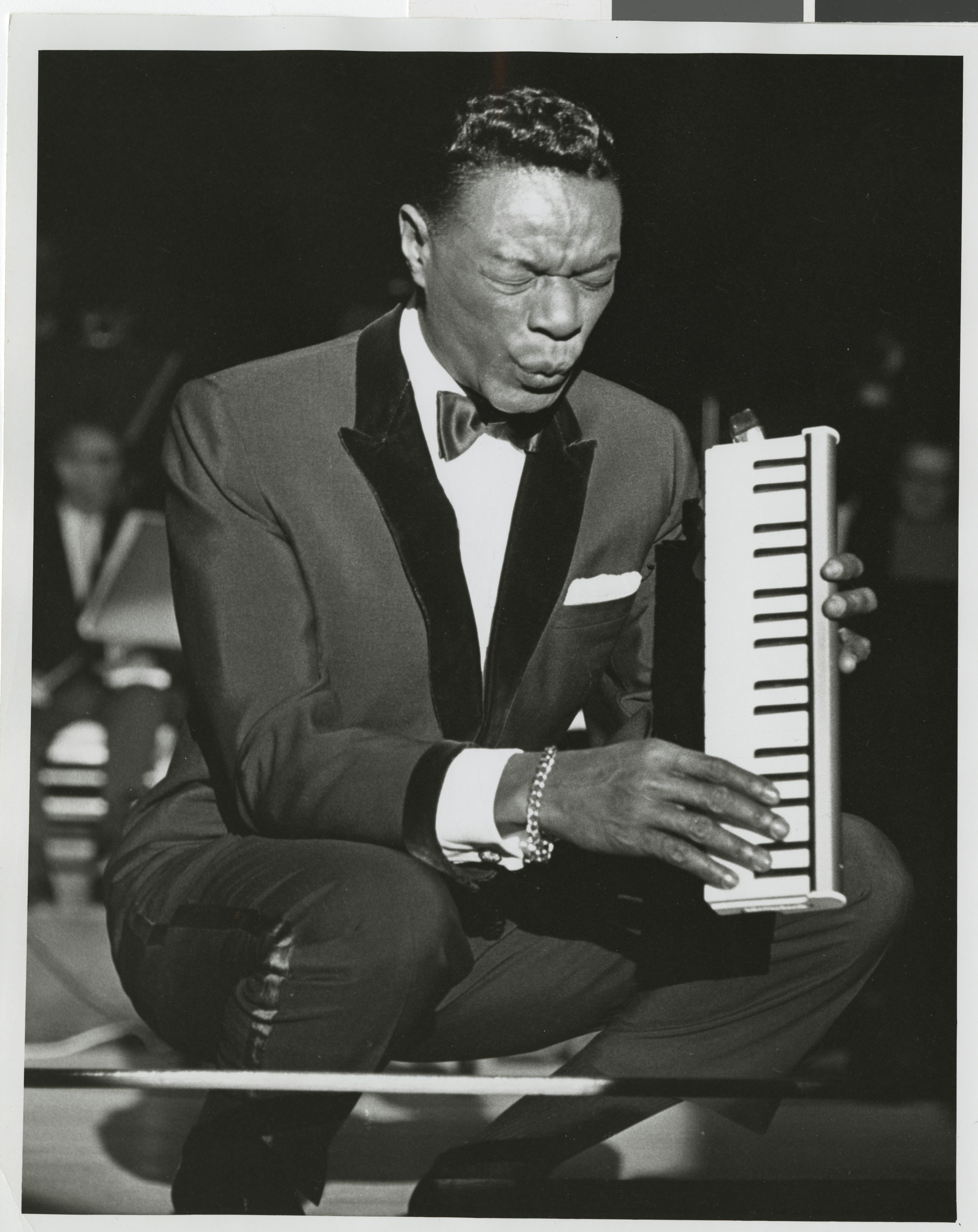 Cole on stage, Image 04