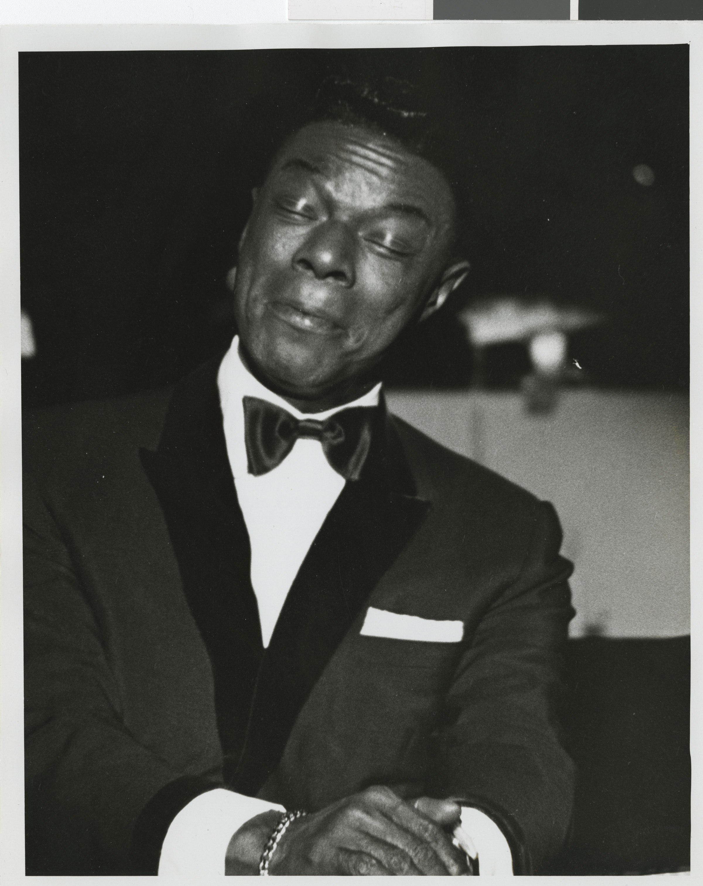 Cole on stage, Image 07