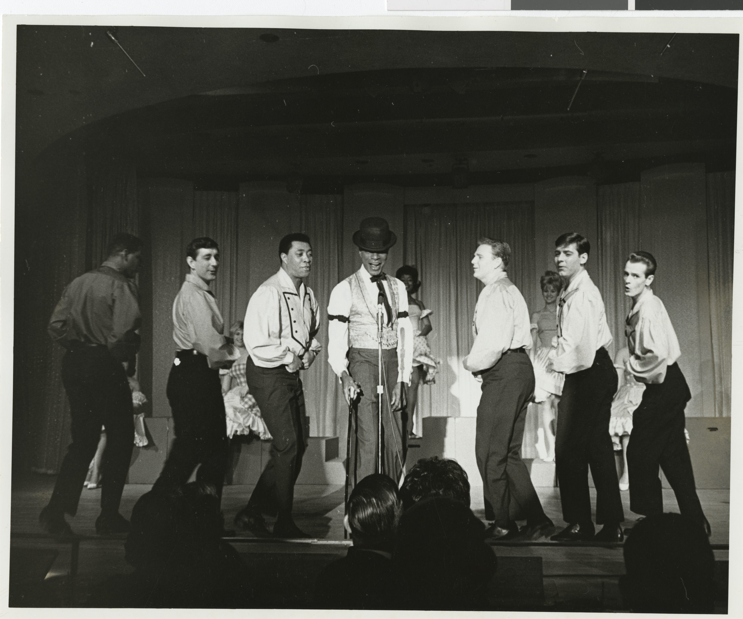 Cole on stage, Image 11