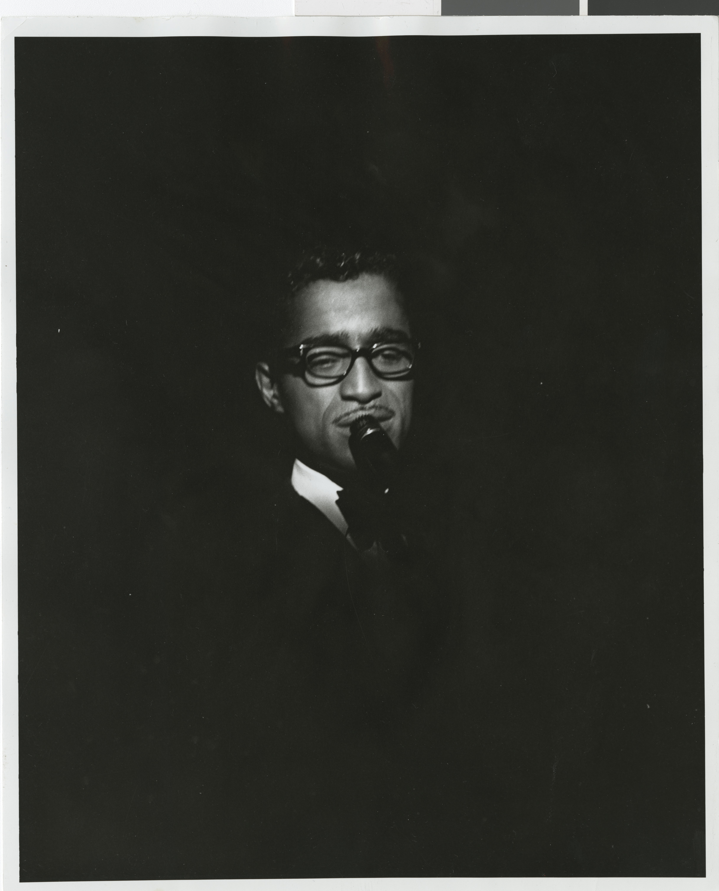 Davis on stage, Image 08