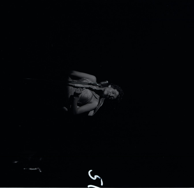 Horne performing, Image 06