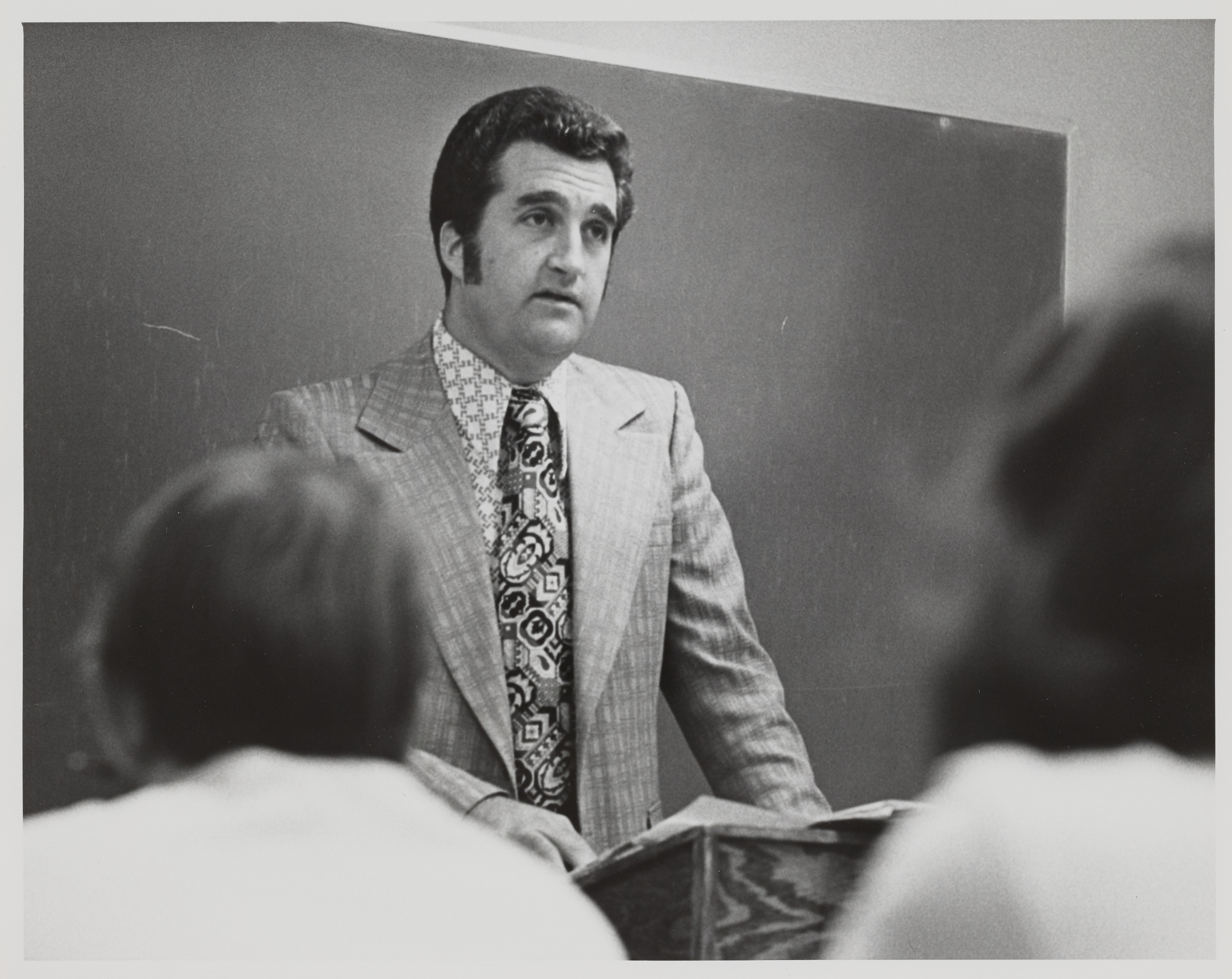 Photograph of Ron Lurie speaking at an event