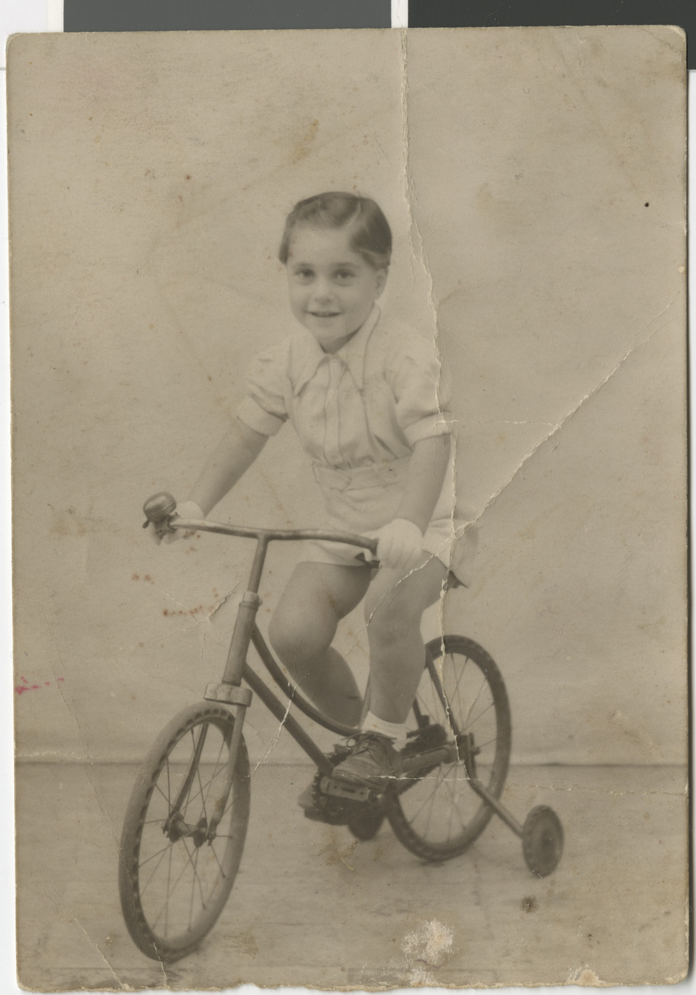 Maurice Halfon Behar photographs, Image 6 (front)