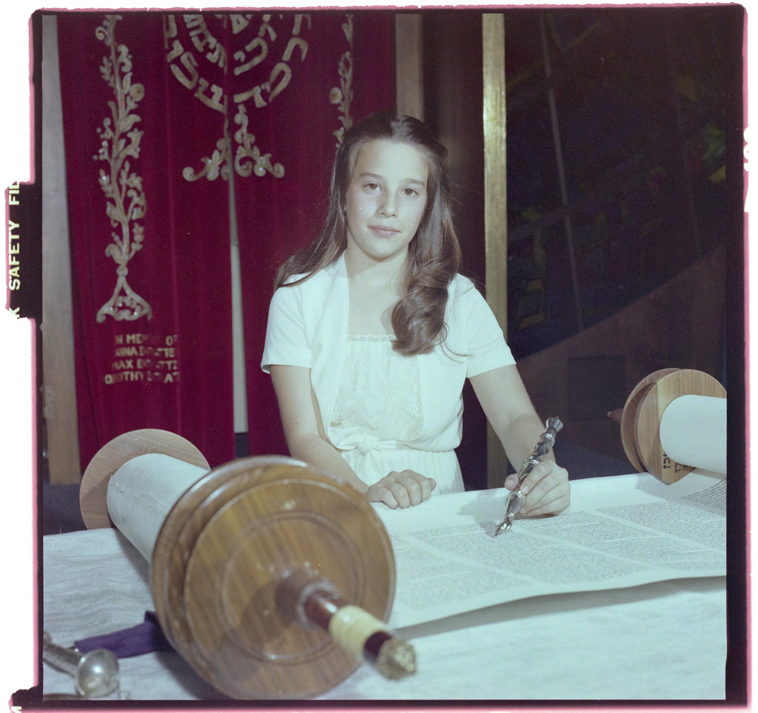 Photographs of Donna Beth Sbarra (Bat Mitzvah), image 01
