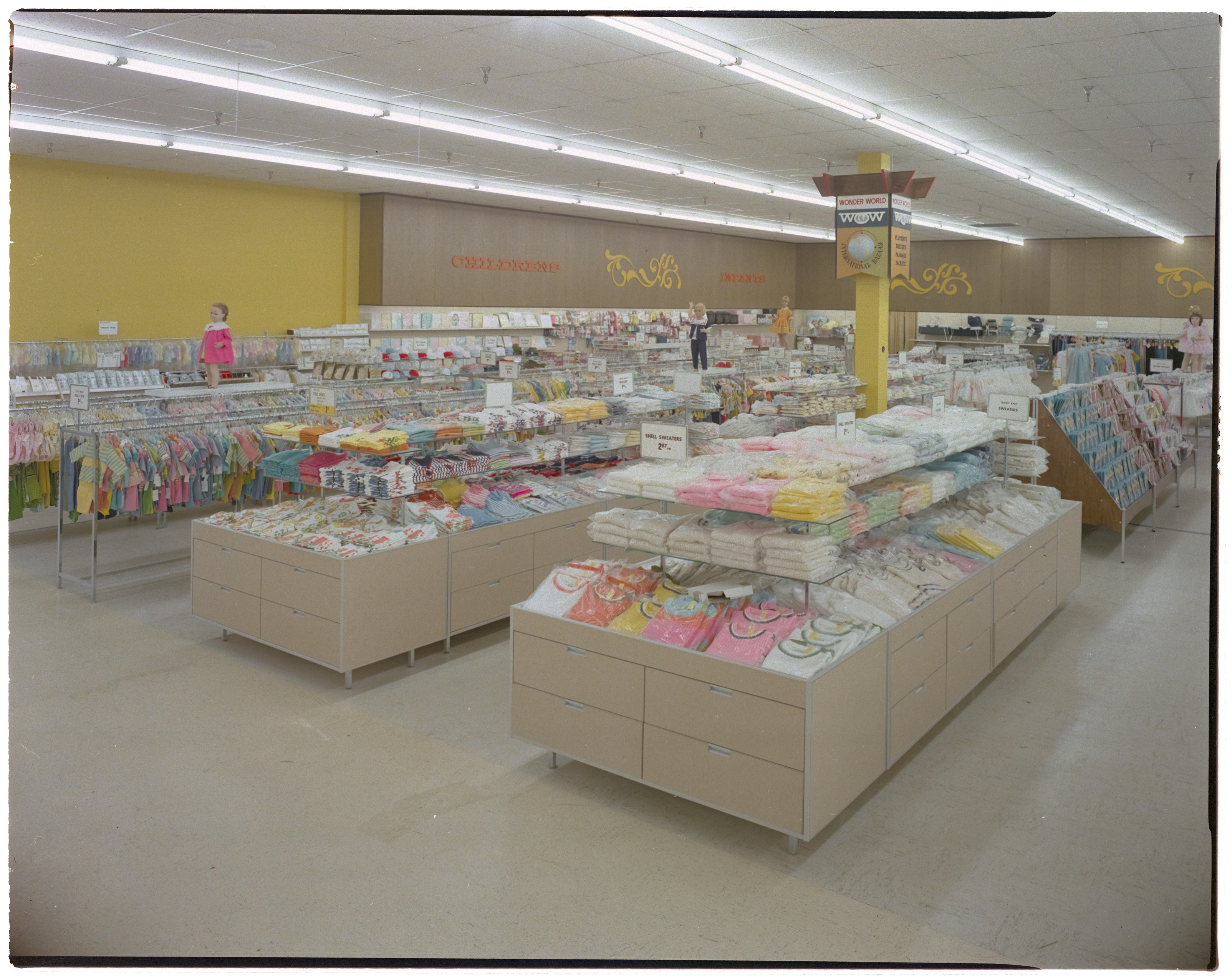 Photographs of Wonder World Interiors (Interiors of Dept), image 03