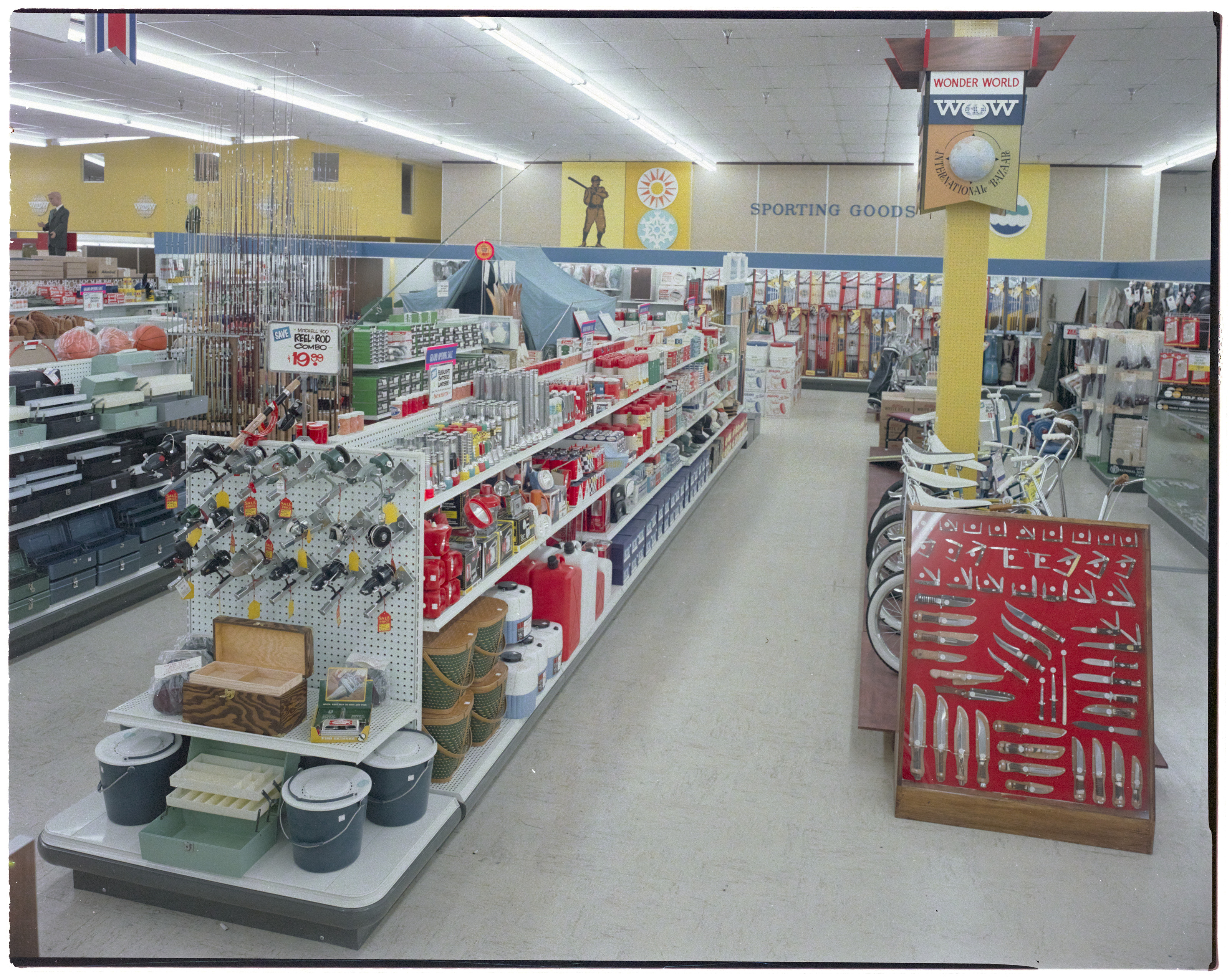 Photographs of Wonder World Interiors (Interiors of Dept), image 04