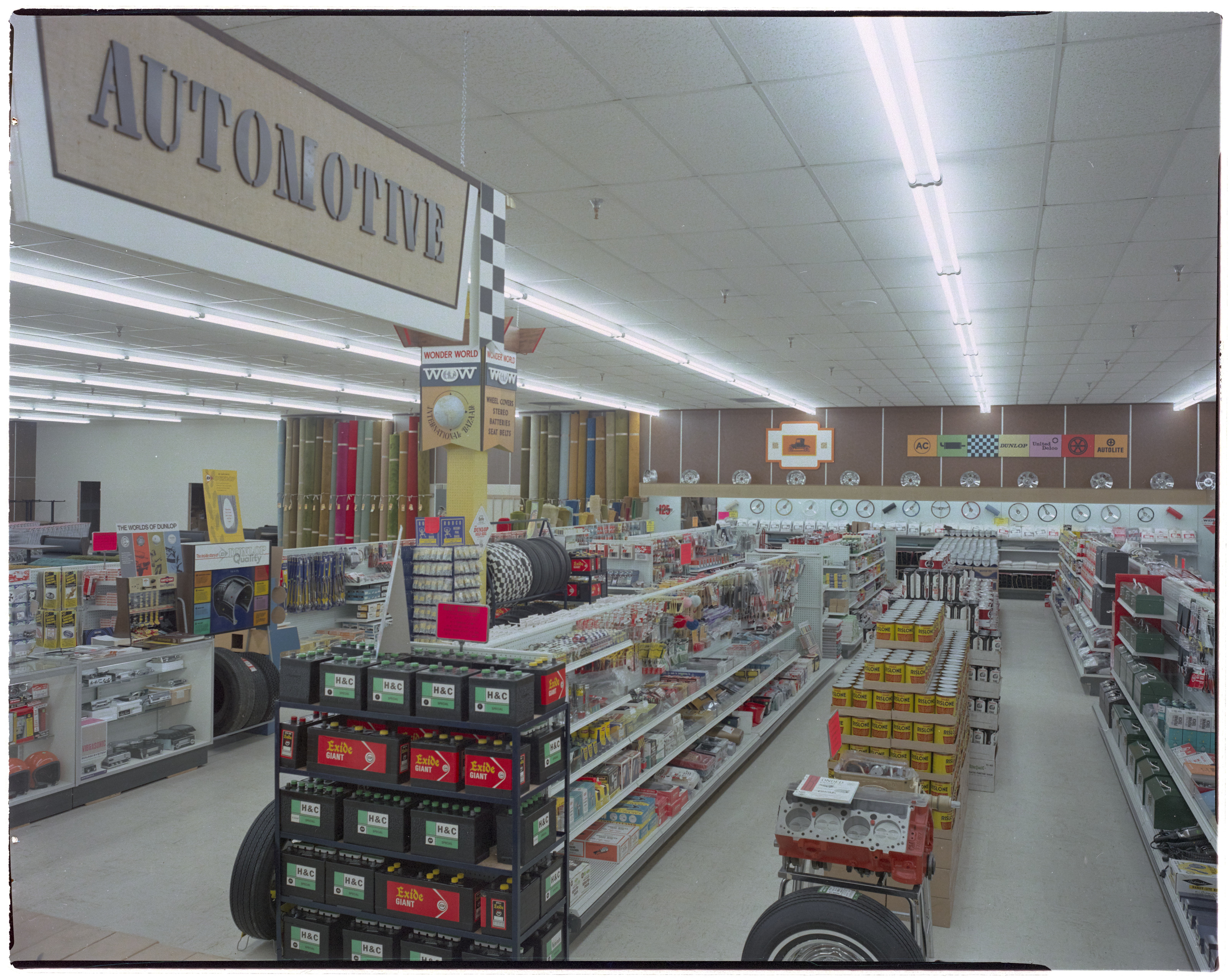 Photographs of Wonder World Interiors (Interiors of Dept), image 05