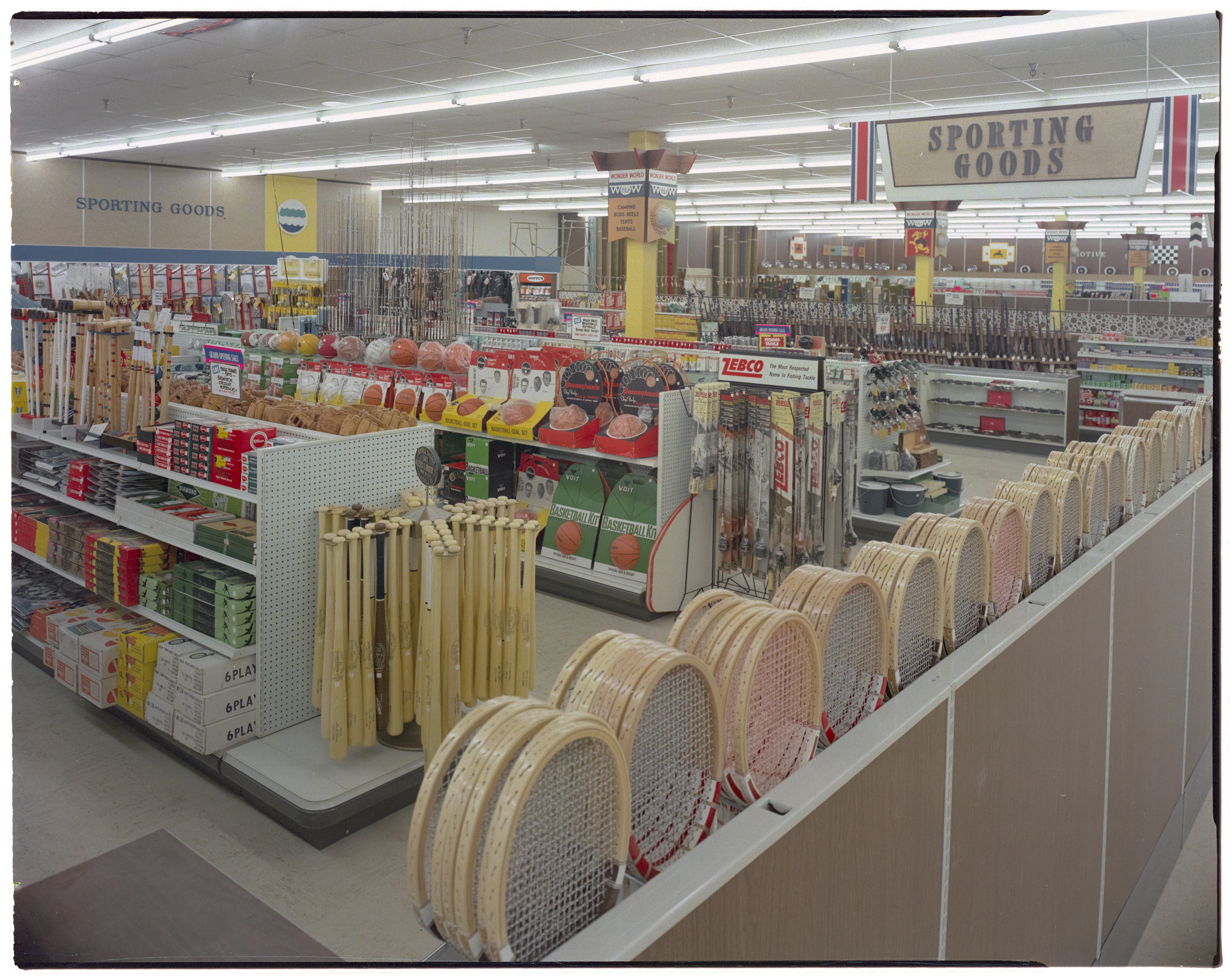 Photographs of Wonder World Interiors (Interiors of Dept), image 08