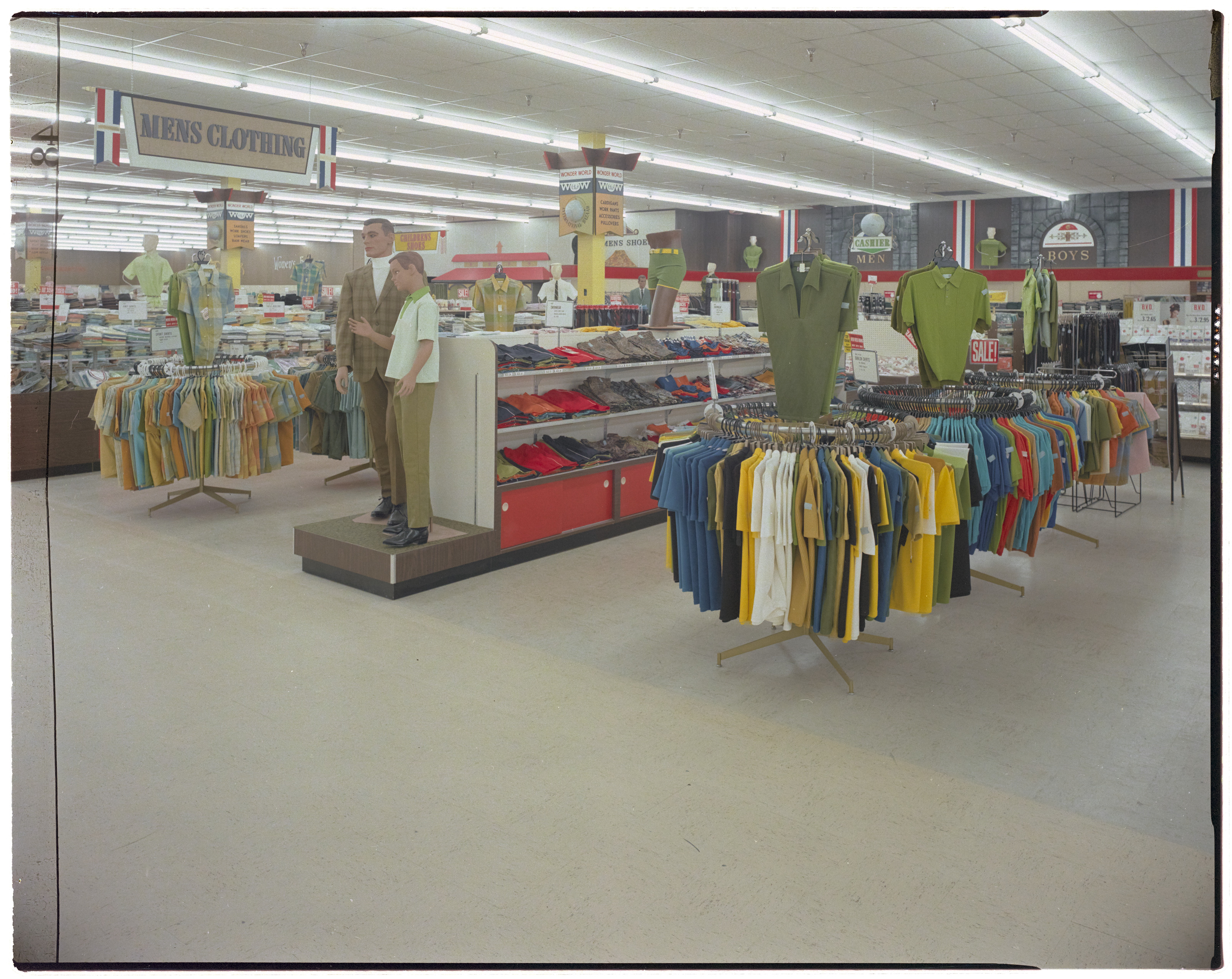Photographs of Wonder World Interiors (Interiors of Dept), image 09