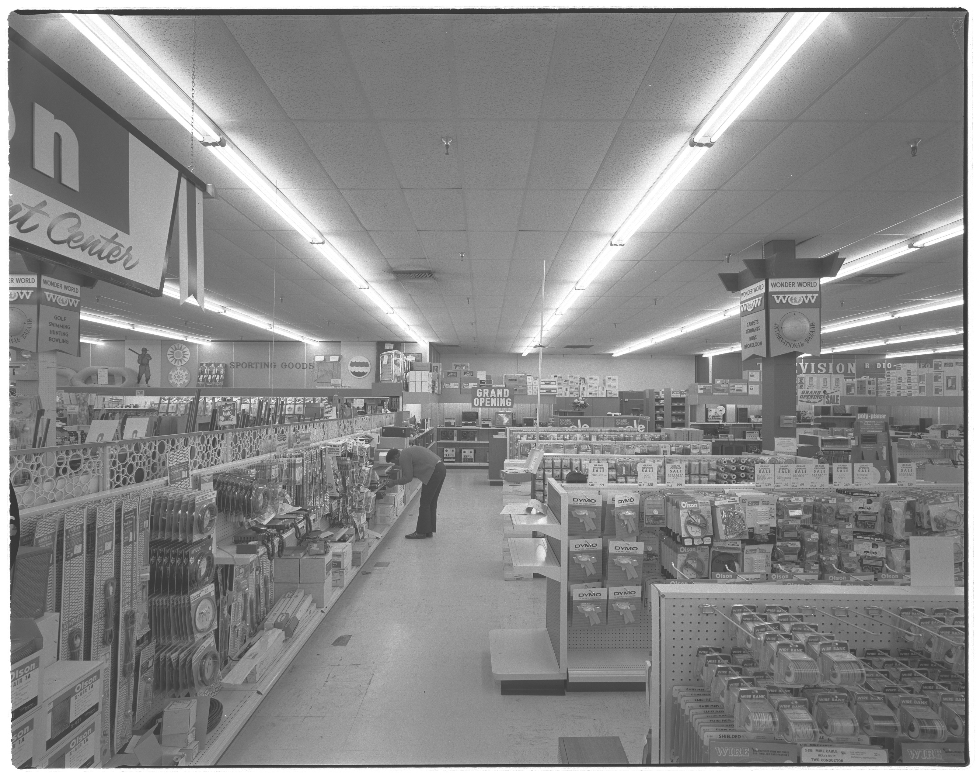 Herb Kaufman's Wonder World department store, image 03