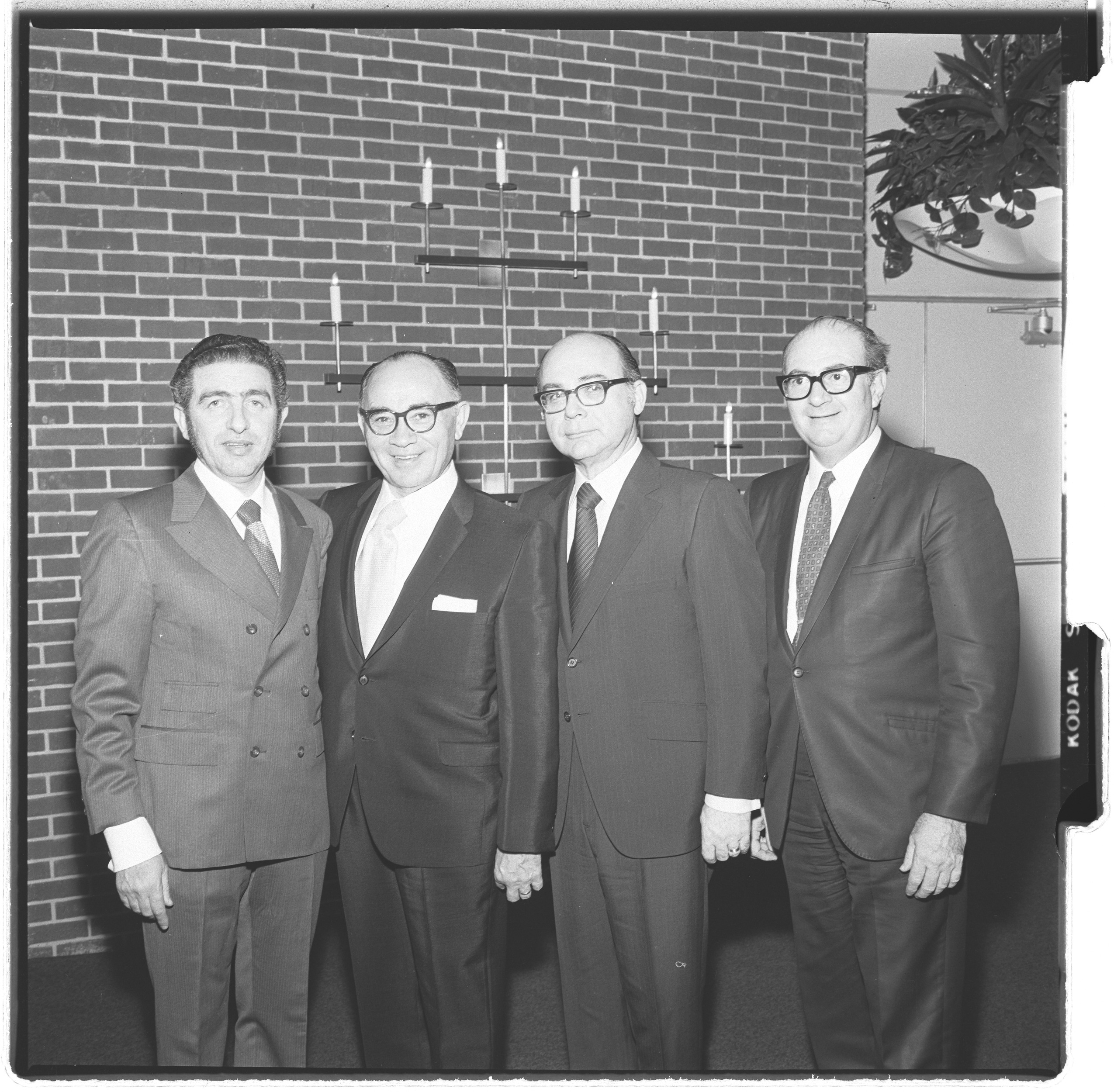 Photographs of Temple Beth Sholom, image 02