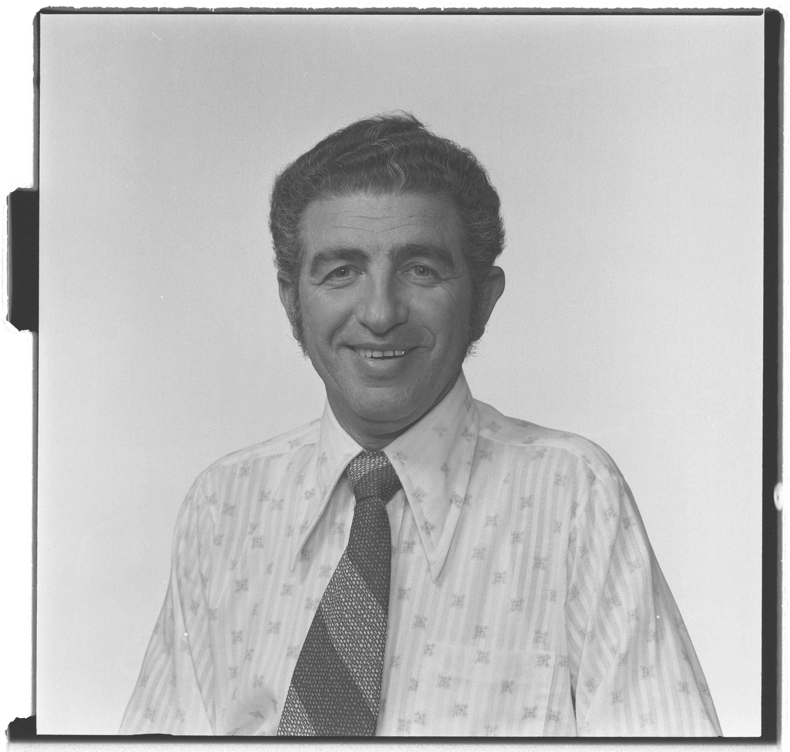 Photographs of Cantor Kohn and Mrs. Joseph, image 01