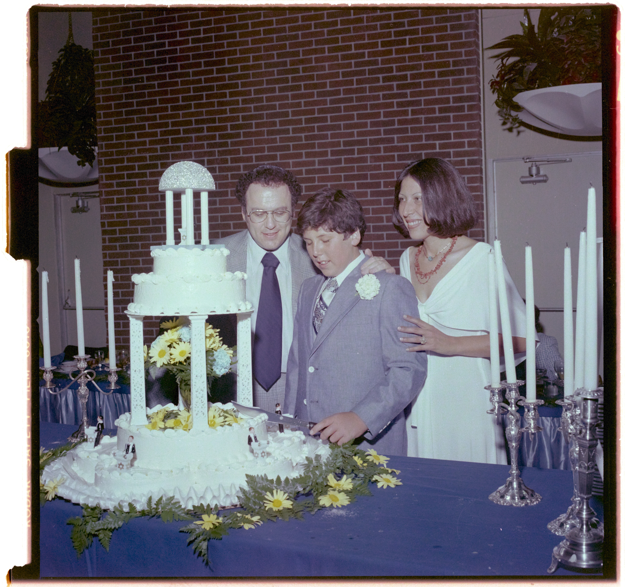 Photographs of Michael Steinberg Bar Mitzvah, image 09