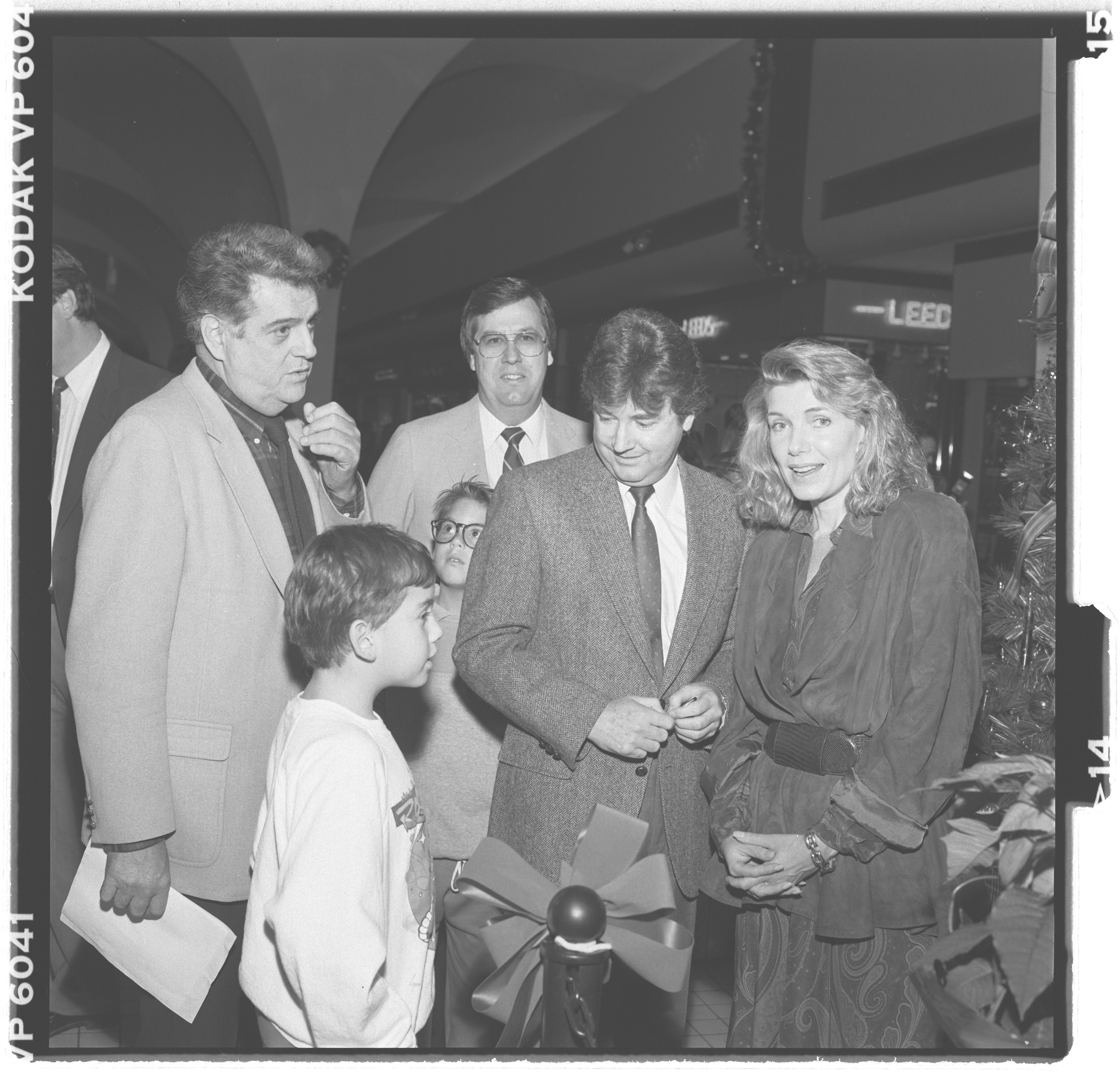 Photographs of Letizia Lewis Advertising for Adelson Hospice, image 06