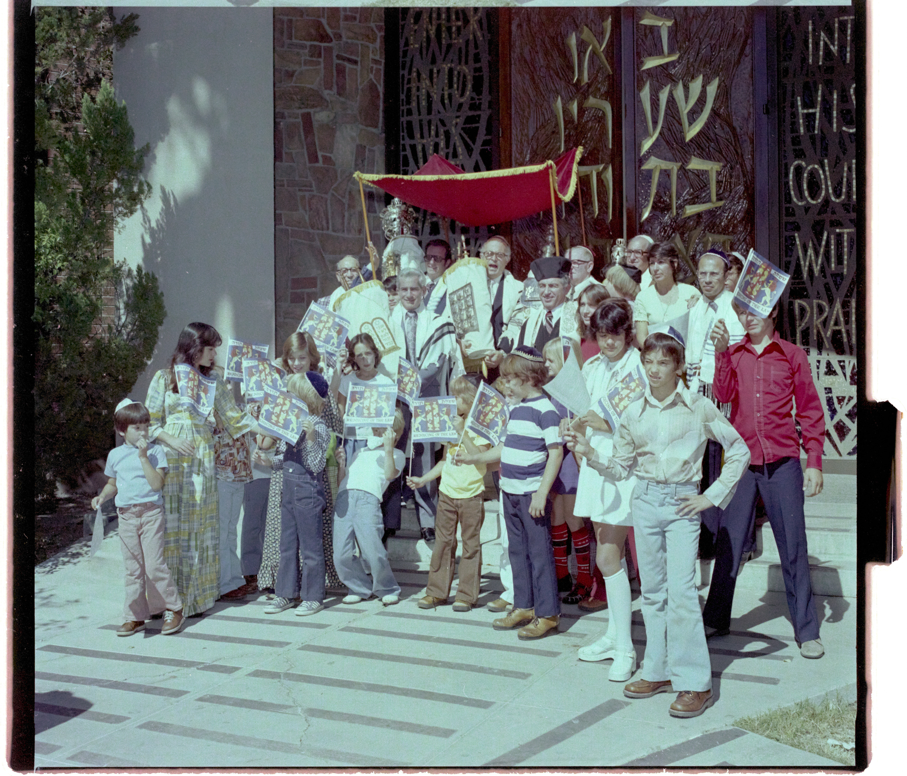 Photographs of Temple Beth Sholom Worship Service, image 03