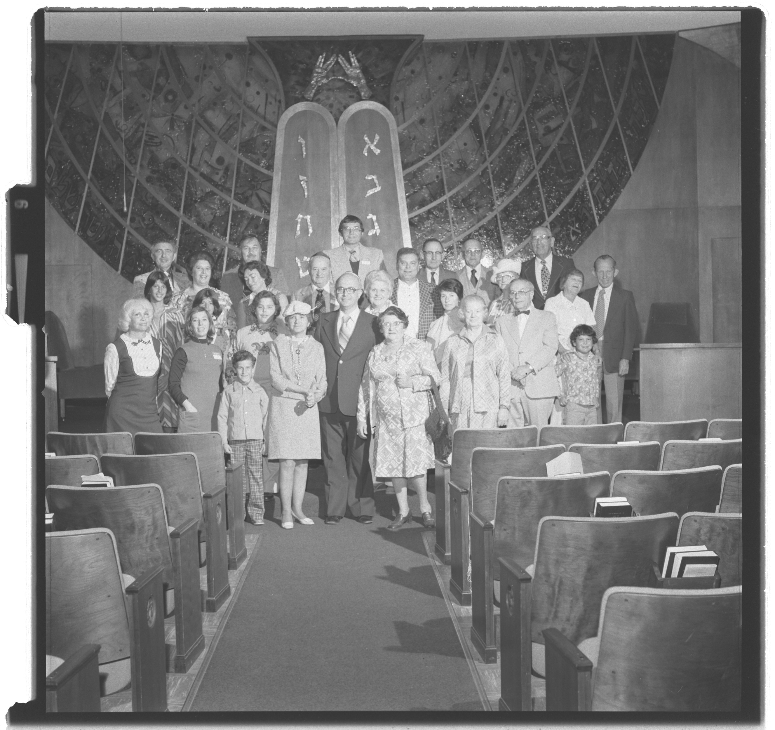 Photographs of Temple Beth Sholom, image 01